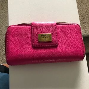 Hot Pink Fossil wallet- fits iPhone plus EUC
